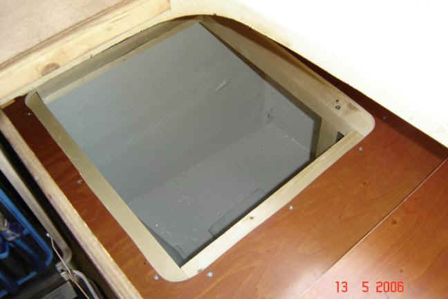 Helios_brandstoftank_04.JPG (20708 bytes)