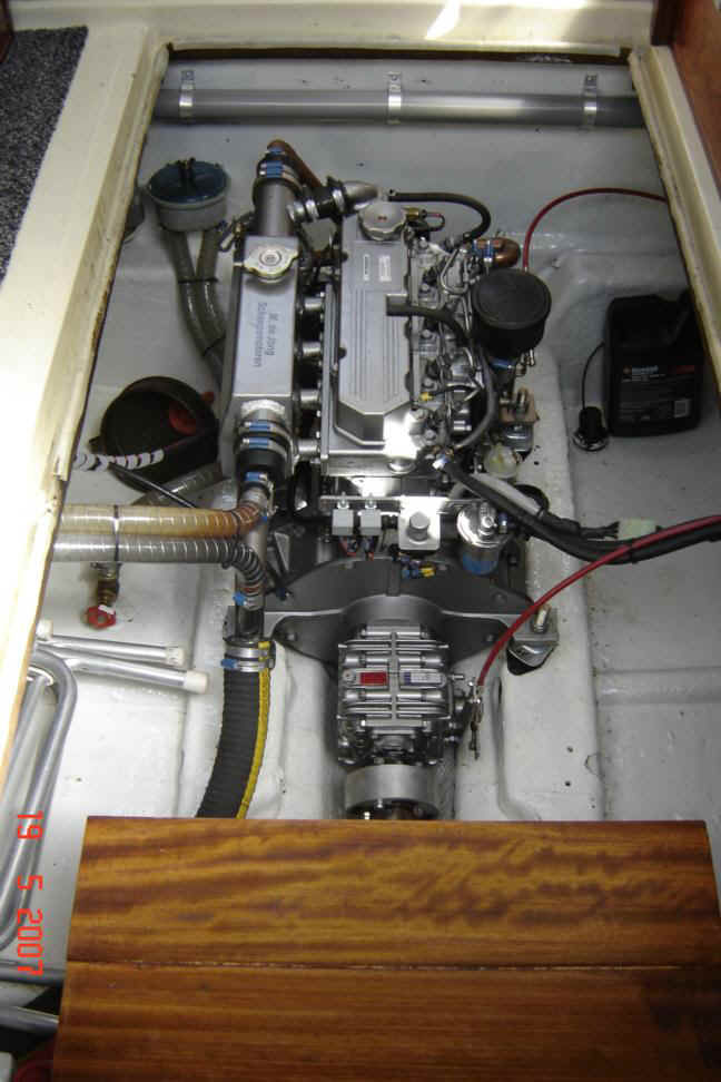 Helios motor 3.JPG (82717 bytes)